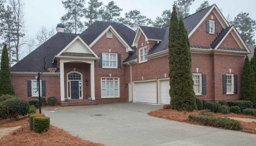 7425 Laurel Oak Drive, Suwanee, GA 30024 — most recent listing photo
