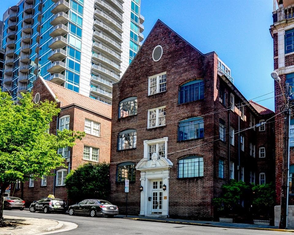 1 bedroom, 1,200 sq ft condominium sold at 93 Peachtree Place 3, Atlanta, GA 30309