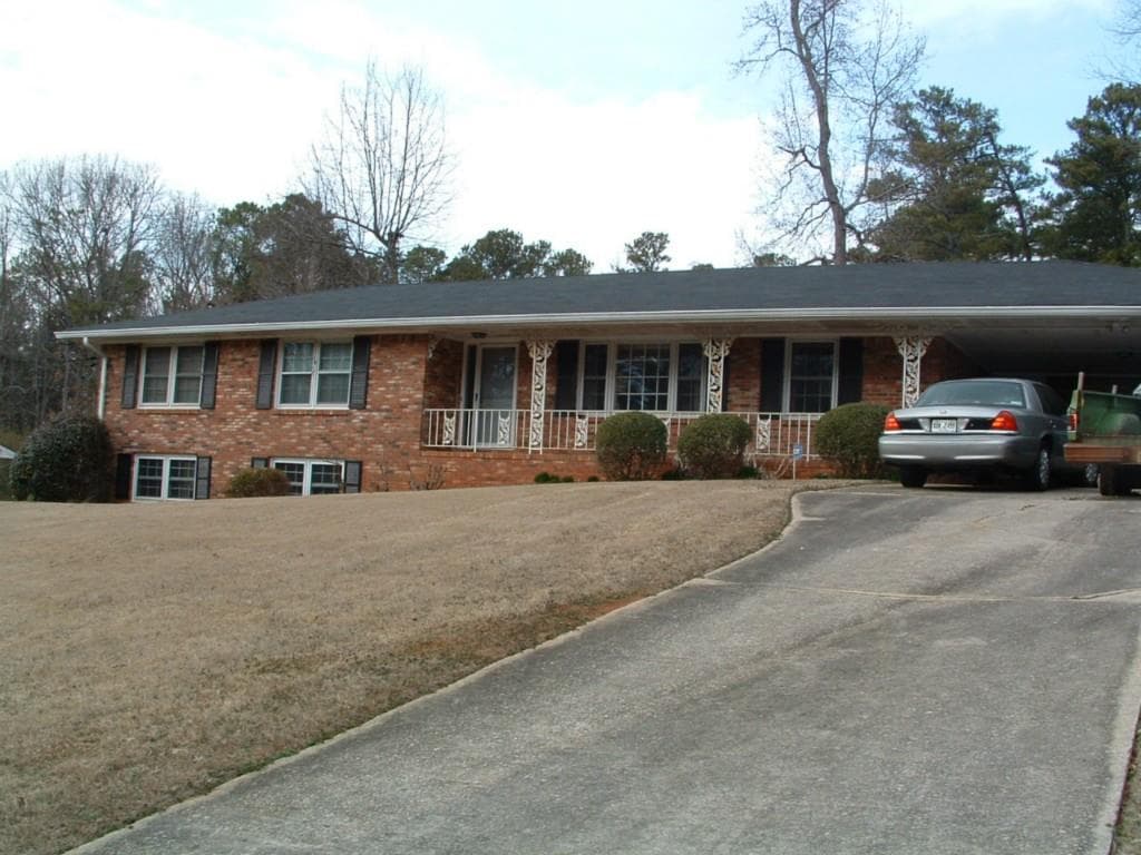 3 bedroom single family residence sold at 4635 Shoshonee Trail, College Park, GA 30249
