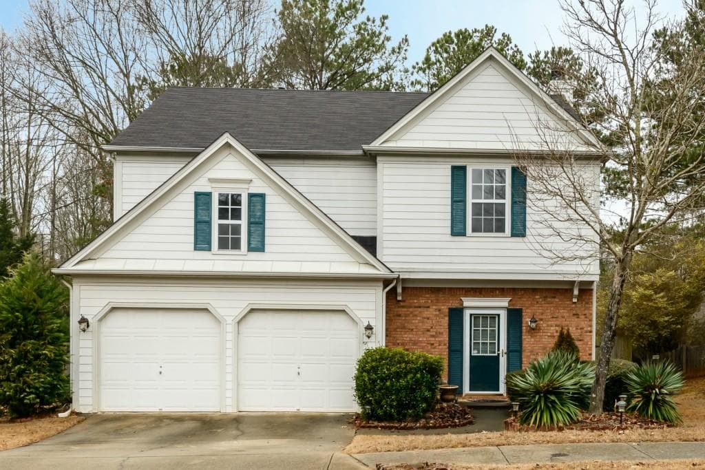 3 bedroom single family residence sold at 5030 Foxberry Lane, Roswell, GA 30075
