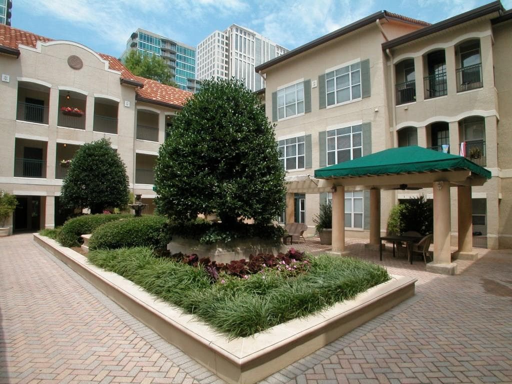1 bedroom, 715 sq ft condominium sold at 955 NE Juniper Street 3028, Atlanta, GA 30309