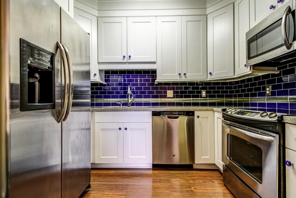 2 bedroom, 966 sq ft condominium sold at 1421 Peachtree Street 401, Atlanta, GA 30309