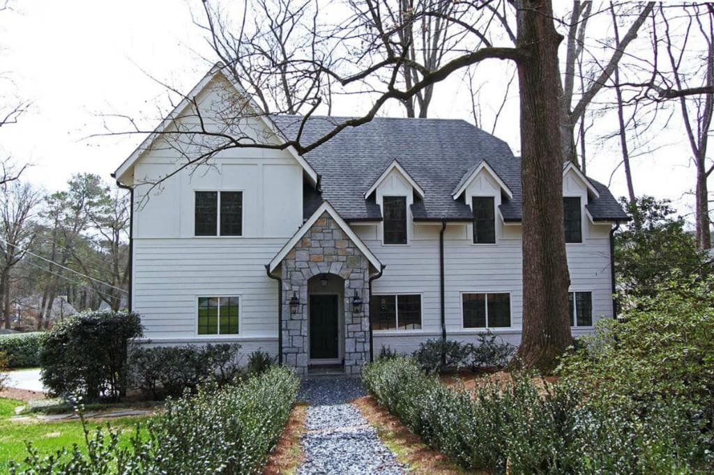 4 bedroom, 3,600 sq ft single family residence sold at 333 Meadowbrook Drive, Atlanta, GA 30342