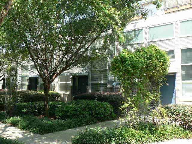 2 bedroom, 1,131 sq ft condominium sold at 400 Village Parkway 113, Atlanta, GA 30306