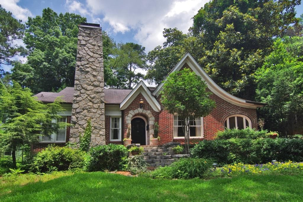 3 bedroom, 2,203 sq ft single family residence sold at 768 Brookridge Drive, Atlanta, GA 30306