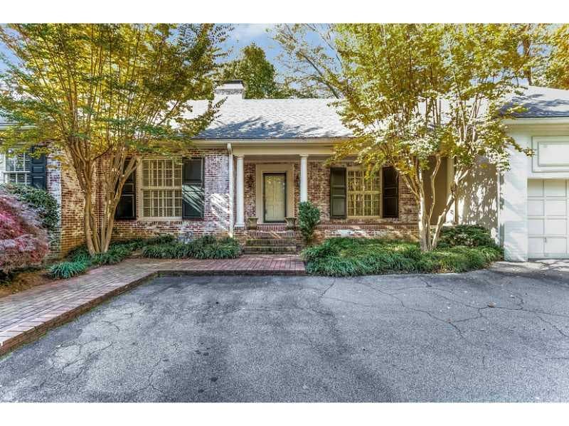 4 bedroom, 3,264 sq ft single family residence sold at 3220 W Andrews Drive, Atlanta, GA 30305