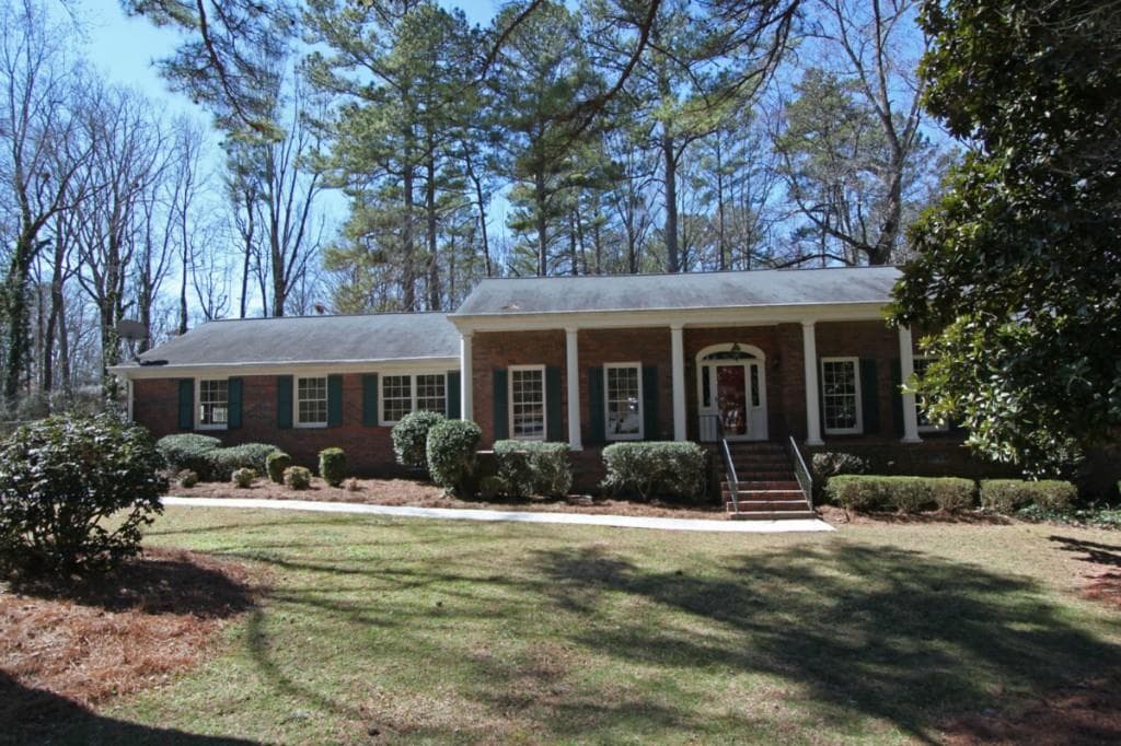 4 bedroom single family residence sold at 1472 Carnaby Court, Dunwoody, GA 30338