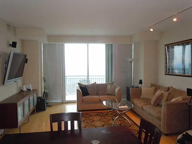 2 bedroom, 1,273 sq ft condominium sold at 3338 Peachtree Road 3102, Atlanta, GA 30326