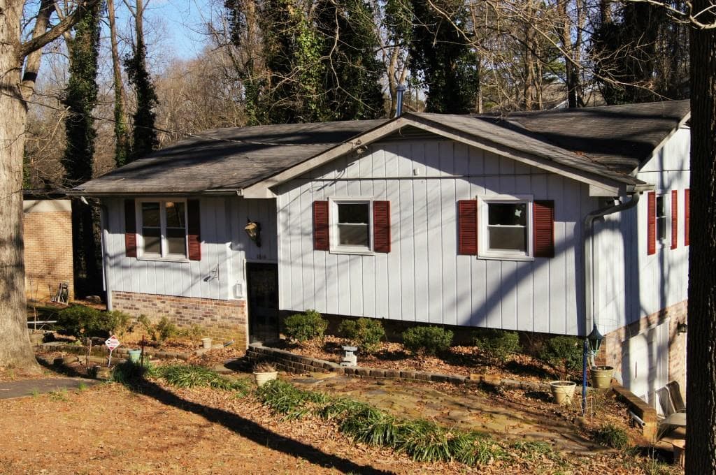 3 bedroom single family residence sold at 5806 Hammond Drive, Norcross, GA 30071