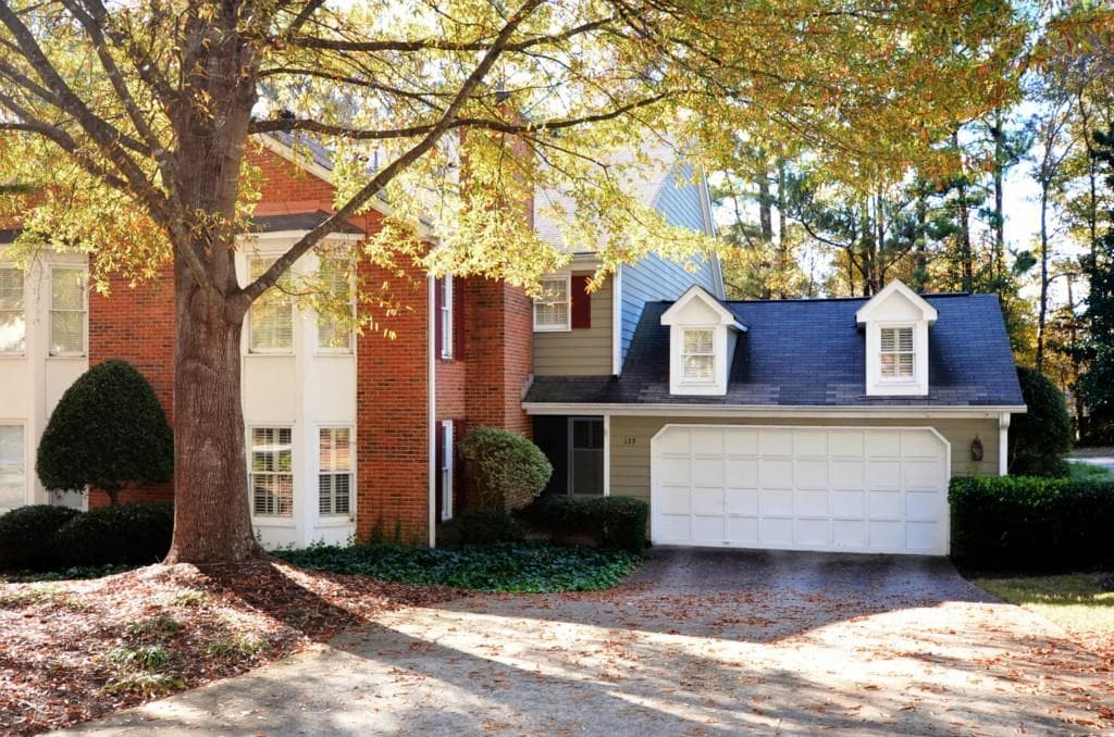 133 Great Oaks Lane 133, Roswell, GA 30075 — most recent listing photo