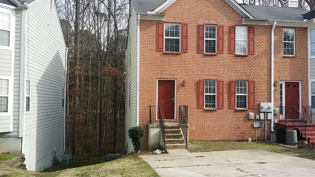 3 bedroom, 1,408 sq ft townhouse sold at 6510 Charter Way, Lithonia, GA 30058
