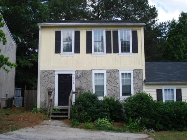 2 bedroom, 1,408 sq ft townhouse sold at 2058 Charter Lane, Lithonia, GA 30058