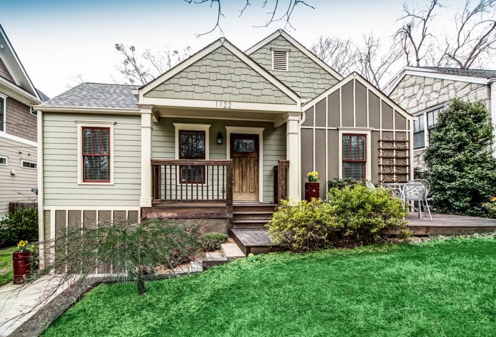 3 bedroom, 2,176 sq ft single family residence sold at 1122 Moreland Place, Atlanta, GA 30316