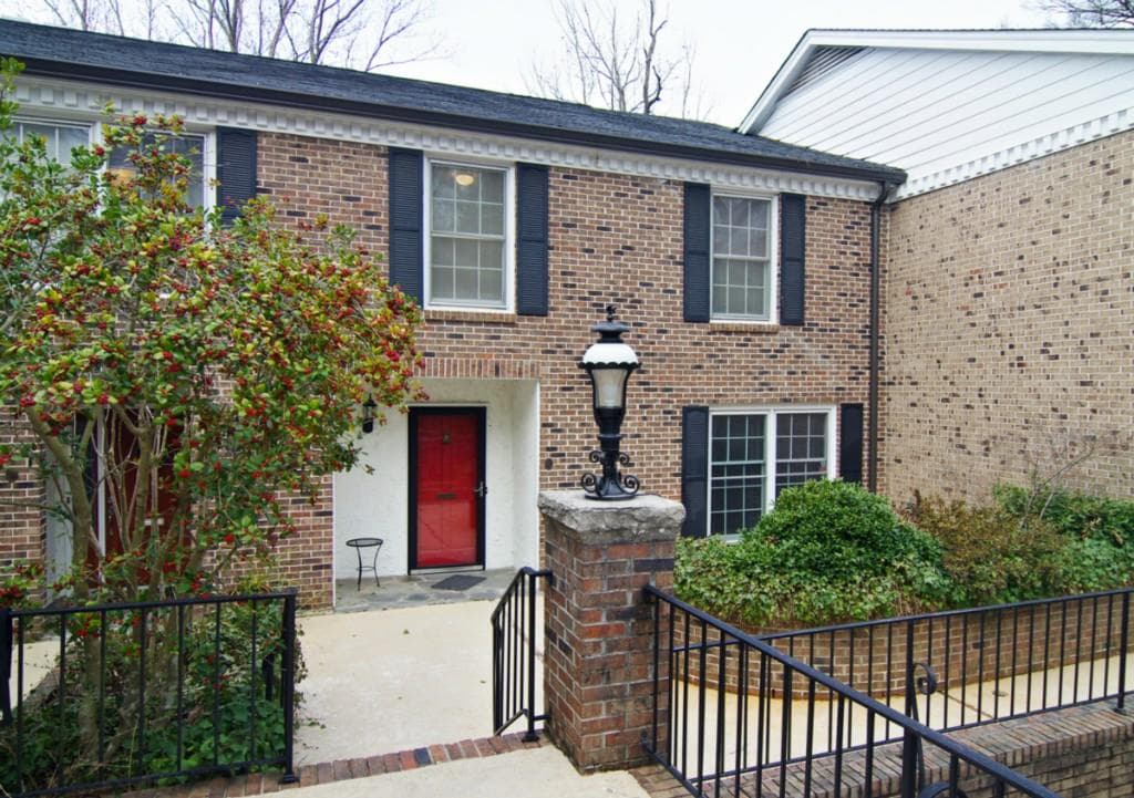 3 bedroom, 1,776 sq ft condominium sold at 10 ARDMORE Square 0, Atlanta, GA 30309