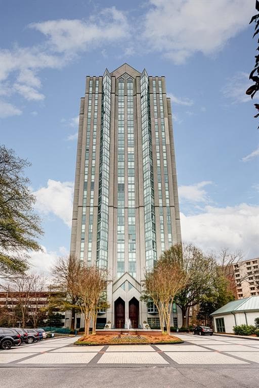 2 bedroom, 1,228 sq ft condominium sold at 2870 Pharr Court South 2005, Atlanta, GA 30305