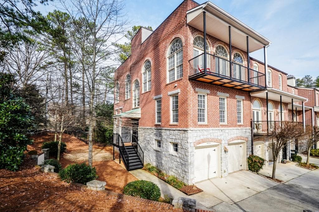 3 bedroom, 2,944 sq ft townhouse sold at 5512 Glenridge Drive D, Atlanta, GA 30342