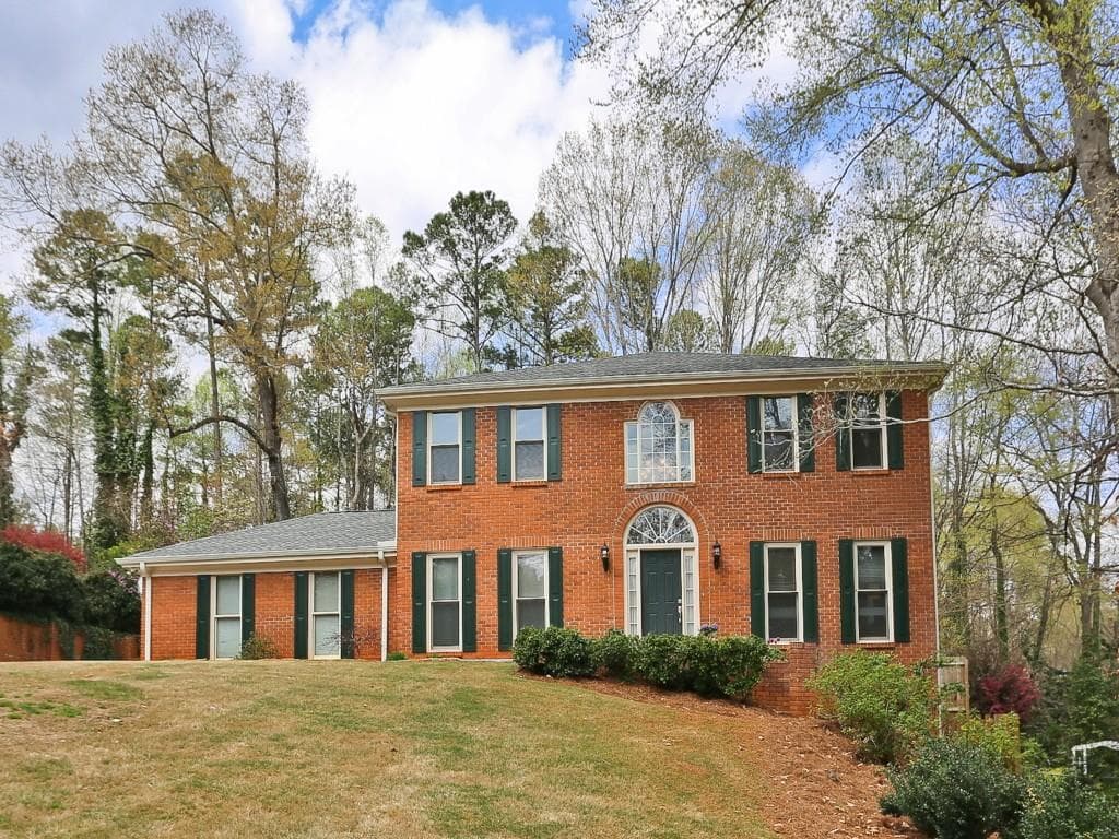 596 Starlight Drive, Atlanta, GA 30342 — most recent listing photo