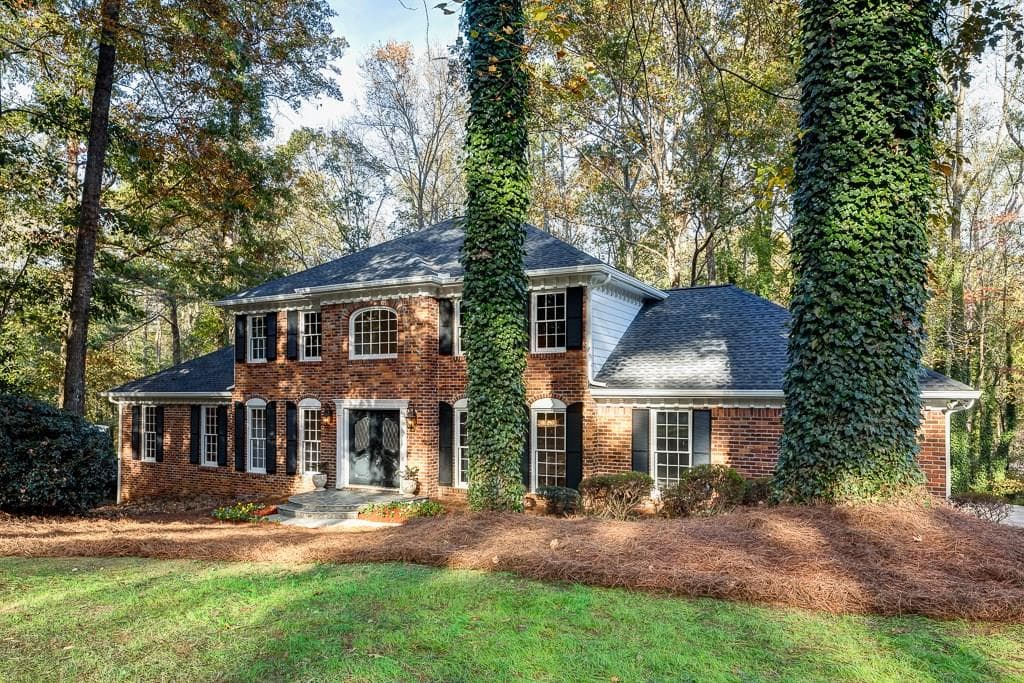 5 bedroom, 5,108 sq ft single family residence sold at 100 Blenheim Place, Atlanta, GA 30350