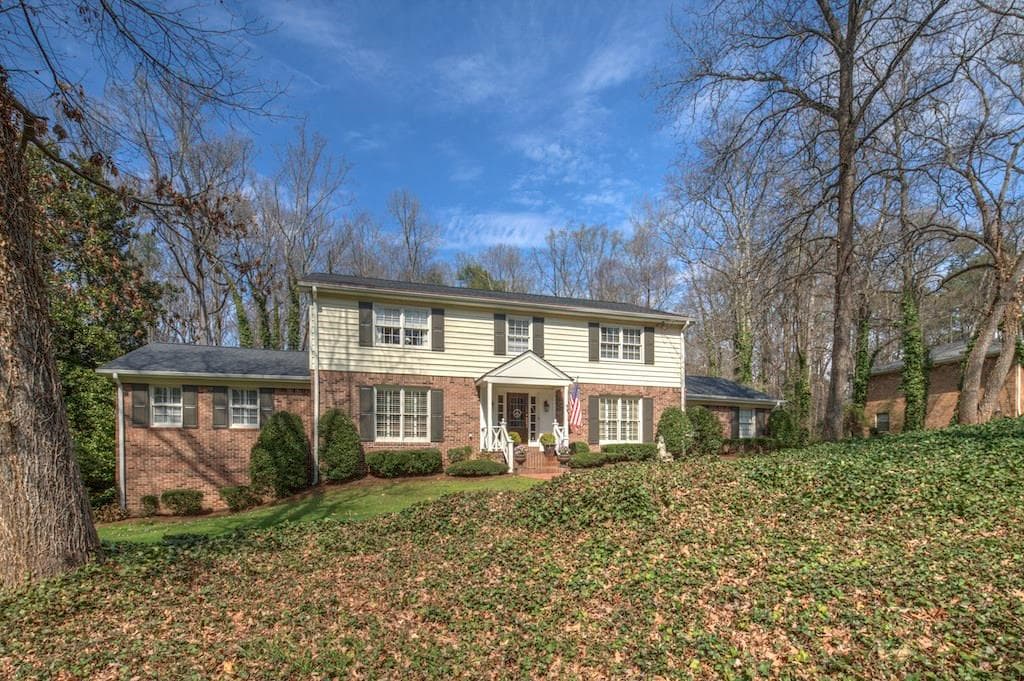 565 Coldstream Court, Sandy Springs, GA 30328 — most recent listing photo