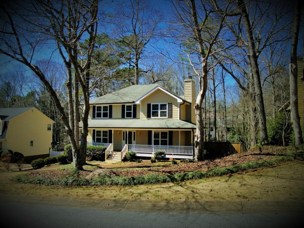 3 bedroom, 2,396 sq ft single family residence sold at 1804 Yorkshire Drive, Woodstock, GA 30189