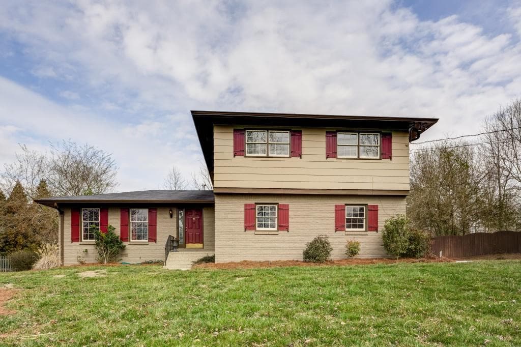4 bedroom, 2,201 sq ft single family residence sold at 6730 Ramundo Drive, Atlanta, GA 30360