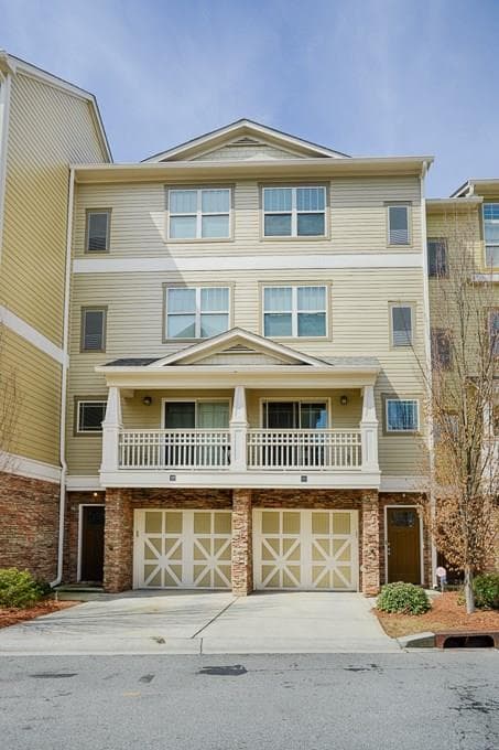 2 bedroom, 1,281 sq ft townhouse sold at 220 Semel Circle 126, Atlanta, GA 30309