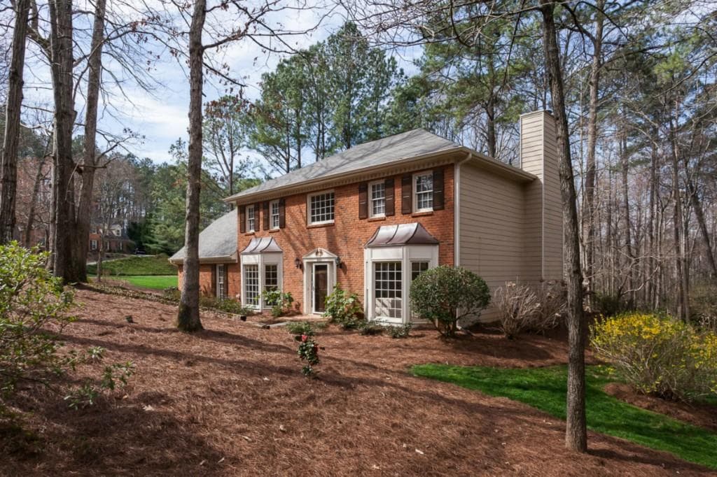 4 bedroom, 2,576 sq ft single family residence sold at 2060 Shallowford Park Manor, Roswell, GA 30075