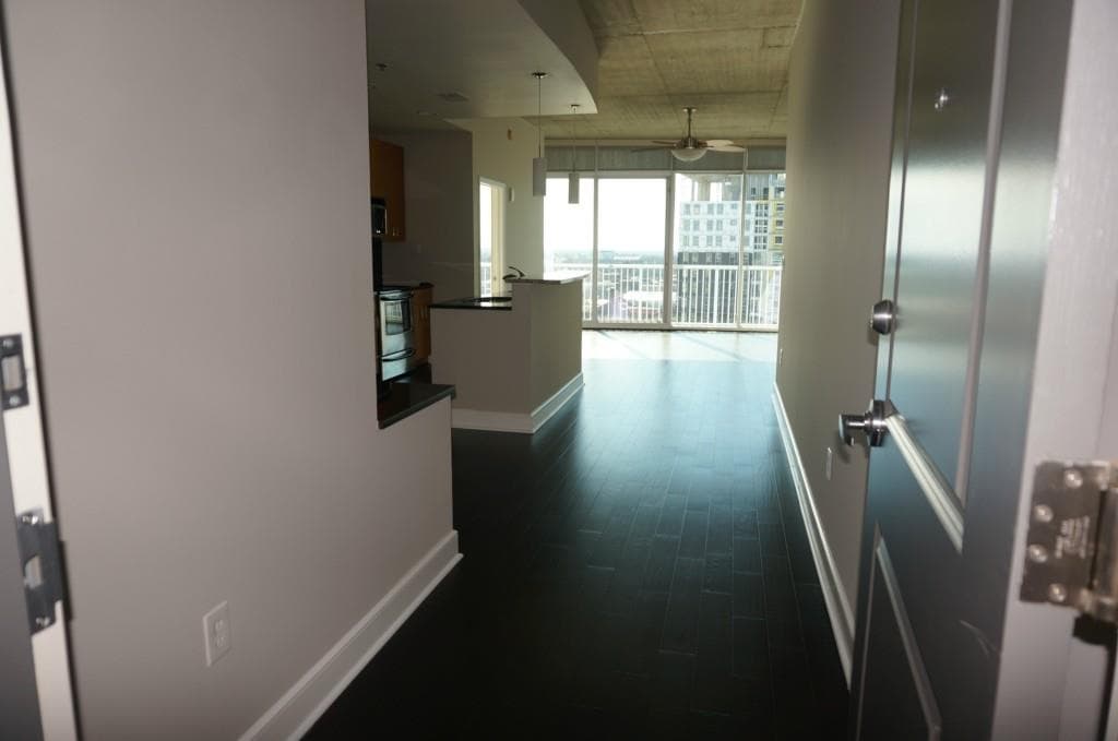 1 bedroom, 828 sq ft condominium sold at 950 W Peachtree Street 1613, Atlanta, GA 30309