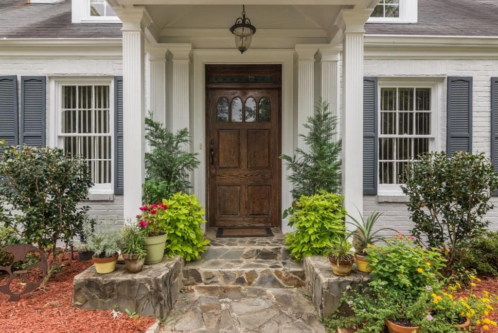4 bedroom, 2,461 sq ft single family residence sold at 1587 Johnson Road, Atlanta, GA 30306