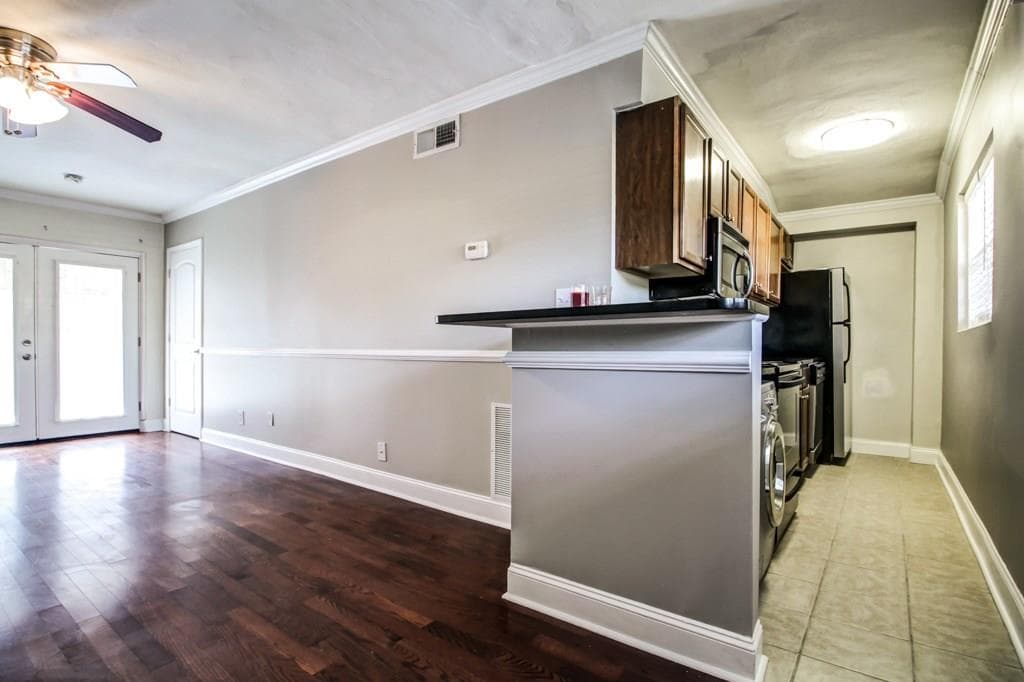 1 bedroom, 585 sq ft condominium sold at 897 N Highland Avenue BT1, Atlanta, GA 30306