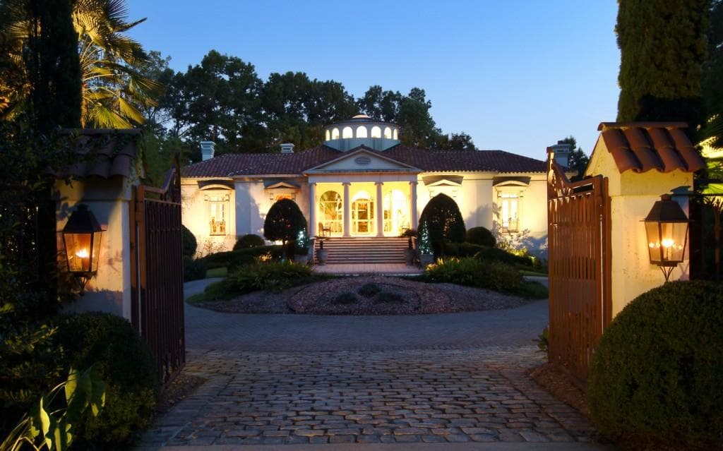 4 bedroom single family residence sold at 1120 Mount Paran Road, Atlanta, GA 30327