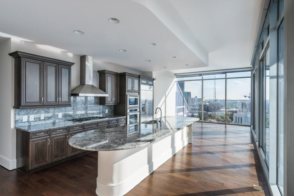 3 bedroom, 2,288 sq ft condominium sold at 1065 Peachtree Street 2902, Atlanta, GA 30309
