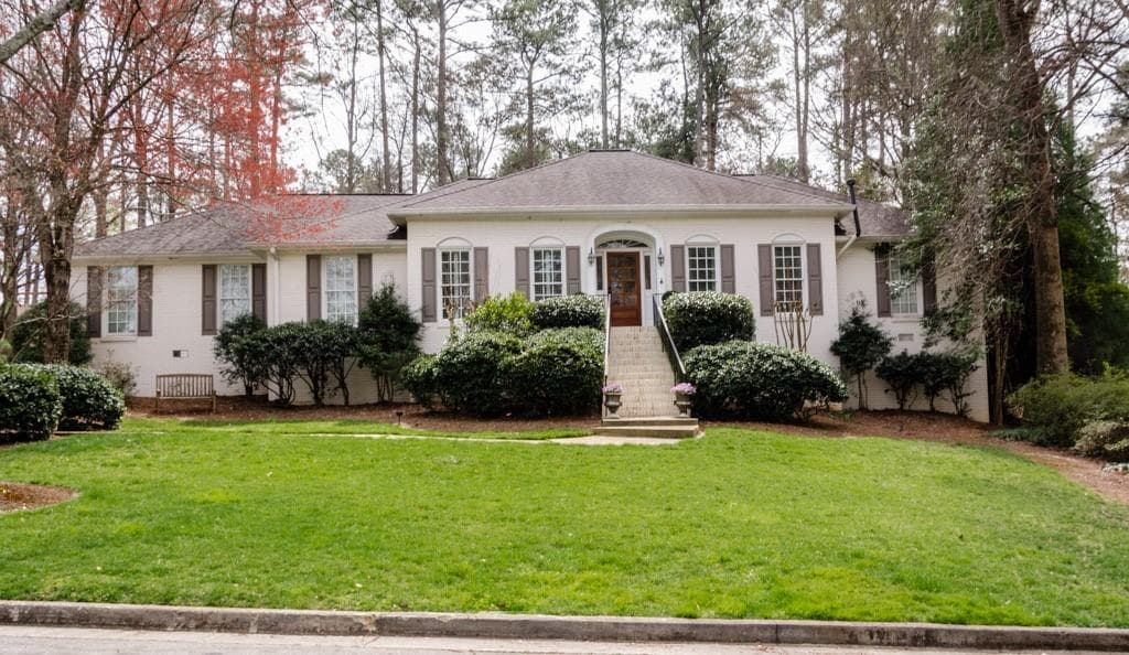 4407 Glengary Drive, Atlanta, GA 30342 — most recent listing photo