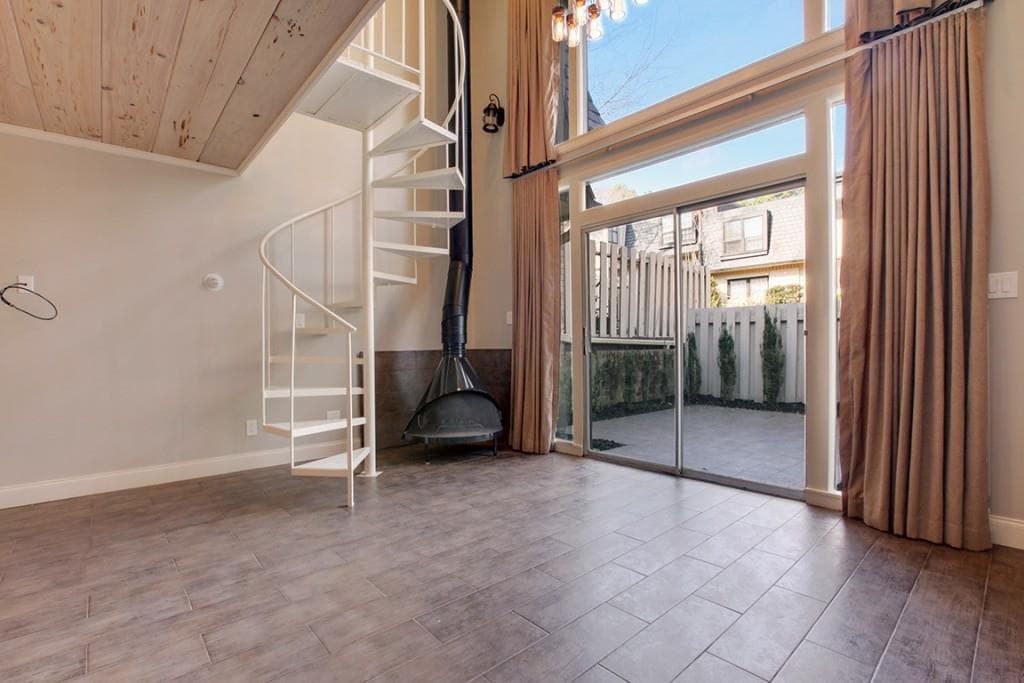 1 bedroom townhouse sold at 150 Maribeau Square, Atlanta, GA 30327