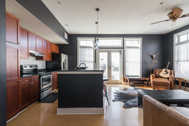 2 bedroom, 1,127 sq ft condominium sold at 924 Garrett Street 302, Atlanta, GA 30316