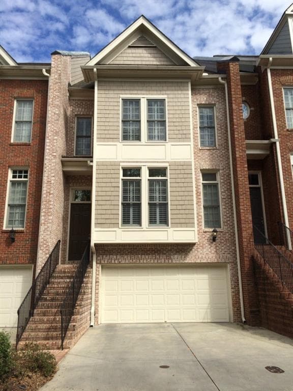 4 bedroom, 3,800 sq ft townhouse sold at 1467 Wembley Court, Atlanta, GA 30329