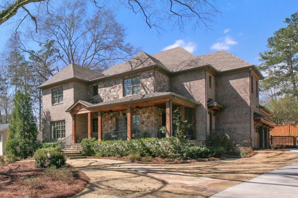 5 bedroom, 6,075 sq ft single family residence sold at 2774 Ashford Road, Atlanta, GA 30319