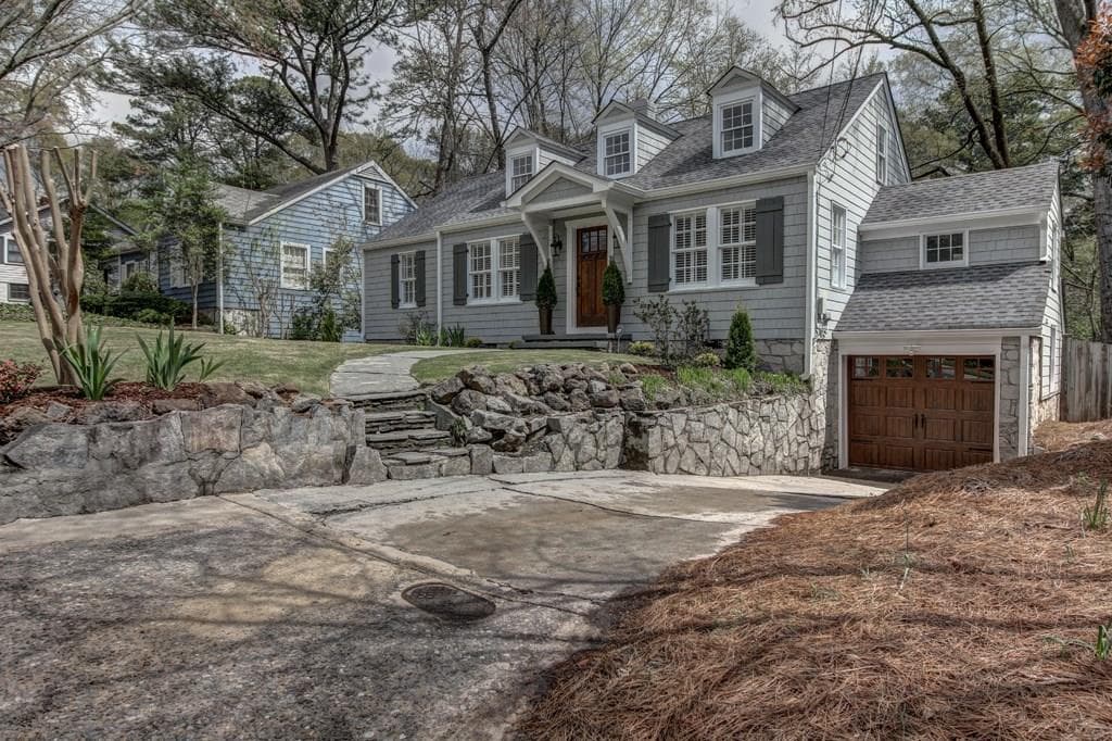 3 bedroom, 1,707 sq ft single family residence sold at 2861 Lookout Place, Atlanta, GA 30305