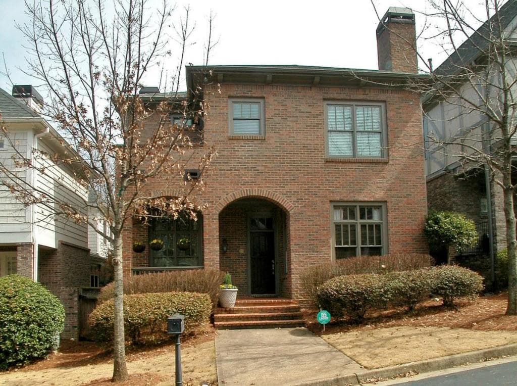 3 bedroom, 2,593 sq ft single family residence sold at 333 Sutherland Place, Atlanta, GA 30307