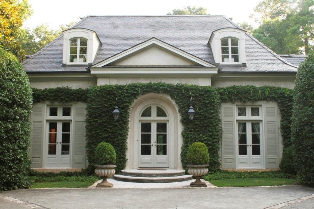 5 bedroom single family residence sold at 8 Harris Glen, Atlanta, GA 30327