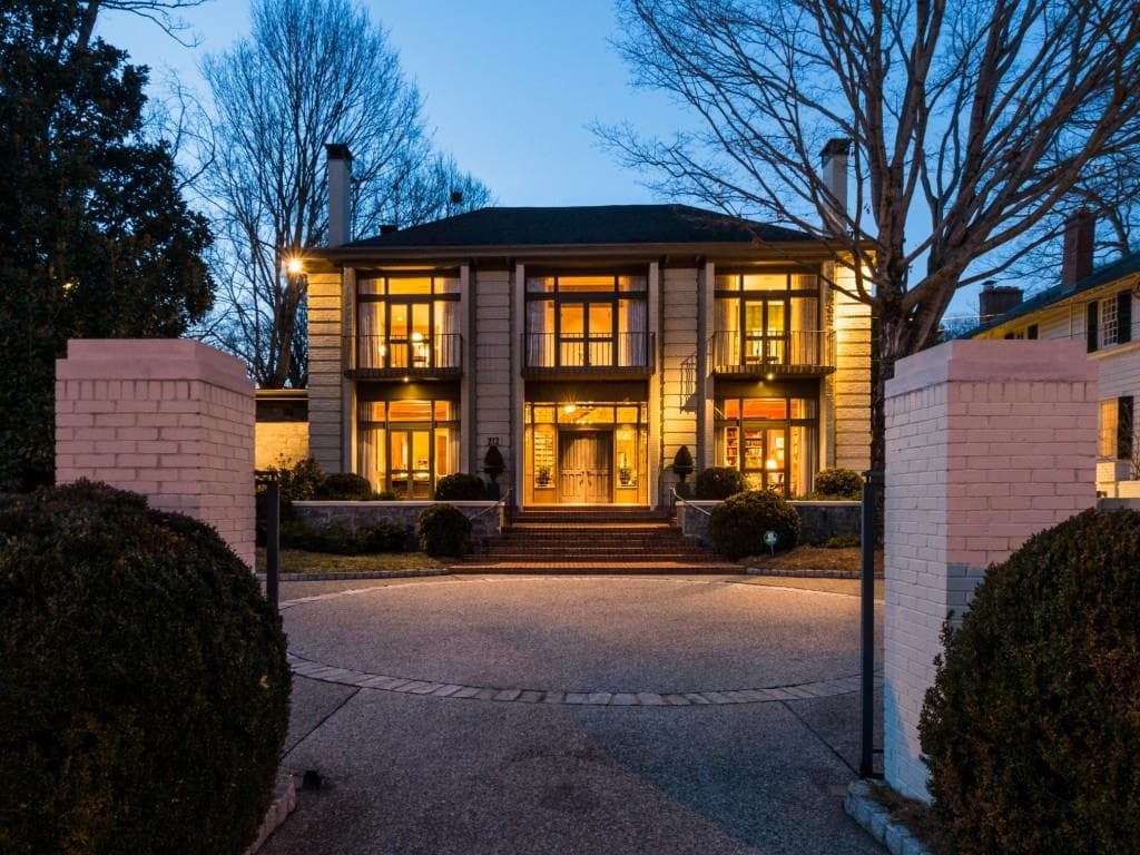 4 bedroom, 6,103 sq ft single family residence sold at 212 15th Street, Atlanta, GA 30309