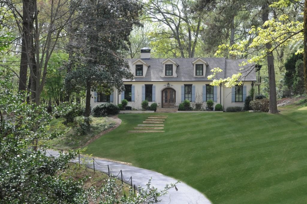 4 bedroom, 4,257 sq ft single family residence sold at 4100 Beechwood Drive, Atlanta, GA 30327