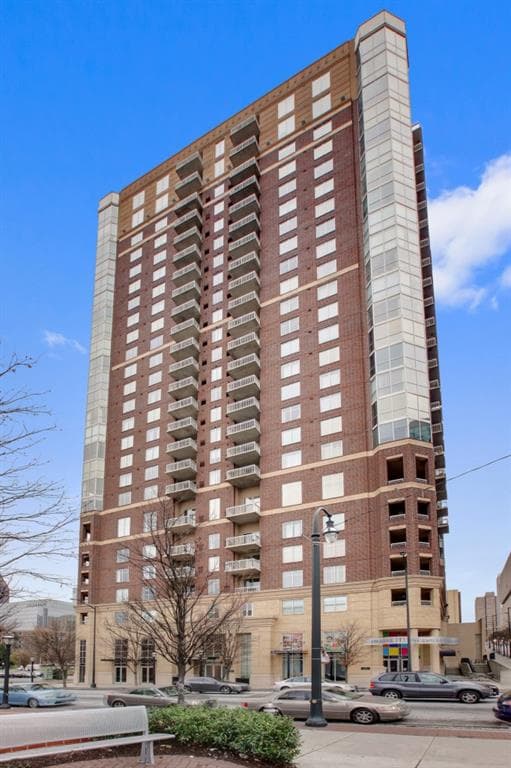 1 bedroom, 1,104 sq ft condominium sold at 285 Centennial Olympic Park Drive 1606, Atlanta, GA 30313