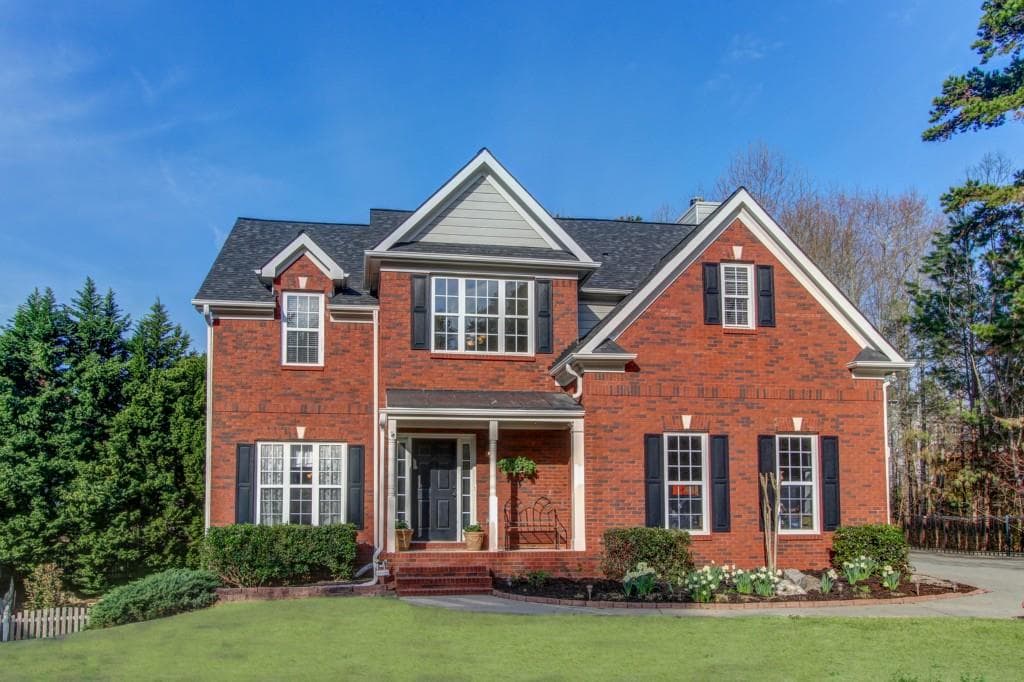 5 bedroom, 2,572 sq ft single family residence sold at 473 Glencastle Circle, Suwanee, GA 30024