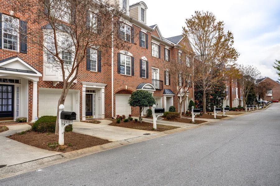 2408 Waters Edge Trail 2408, Roswell, GA 30075 — most recent listing photo