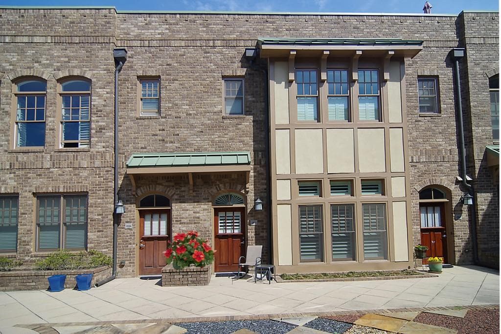 1844 Gordon Manor 105, Atlanta, GA 30307 — most recent listing photo