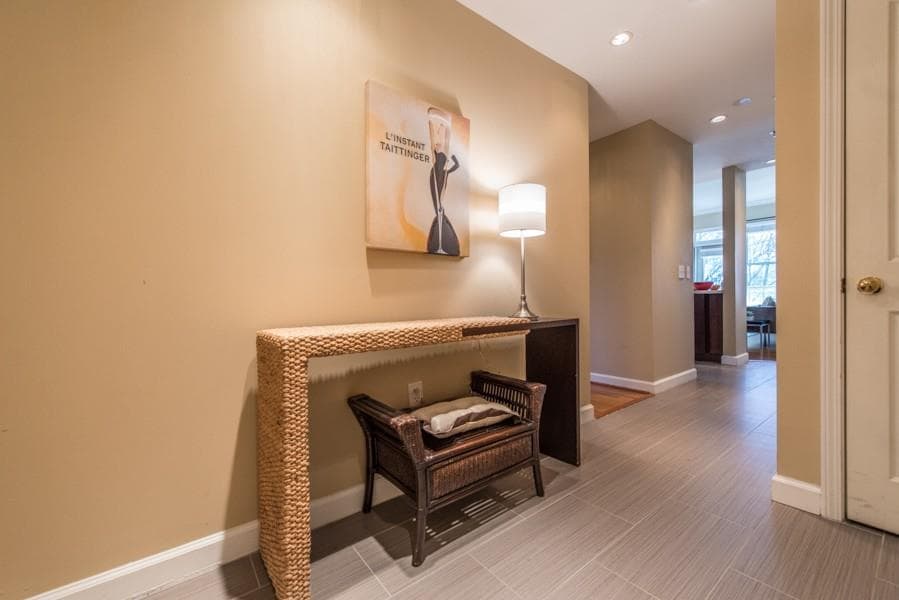2 bedroom, 1,008 sq ft condominium sold at 1101 Juniper Street 72, Atlanta, GA 30309