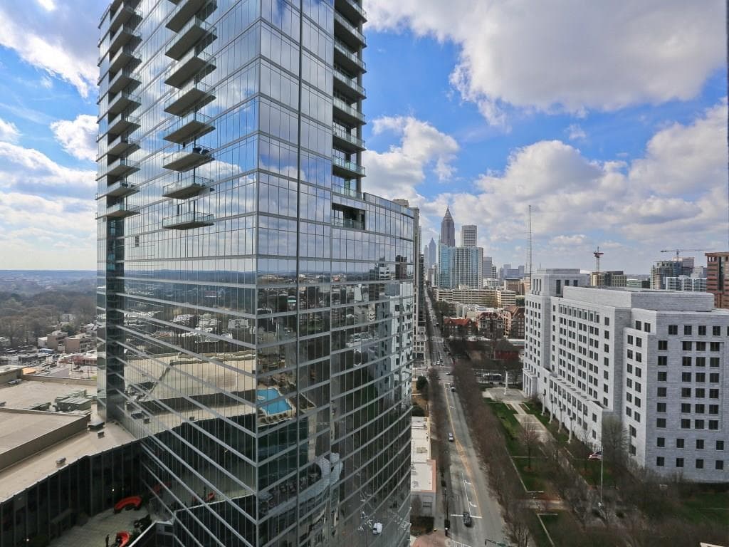 1 bedroom, 867 sq ft condominium sold at 1080 Peachtree Street 1905, Atlanta, GA 30309