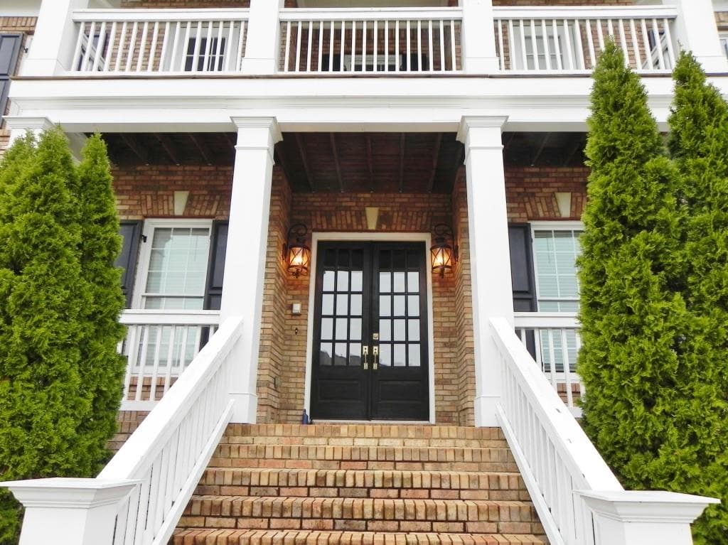 105 Amberly Place, Roswell, GA 30075 — most recent listing photo