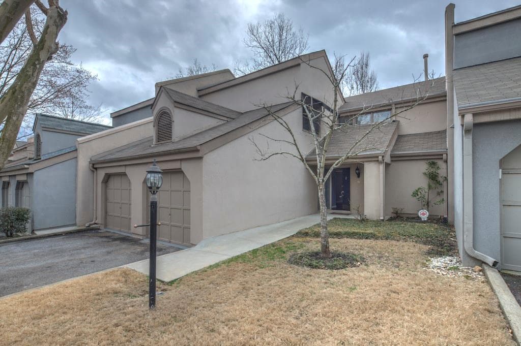 3 bedroom, 2,783 sq ft townhouse sold at 2914 Lenox Road 6, Atlanta, GA 30324